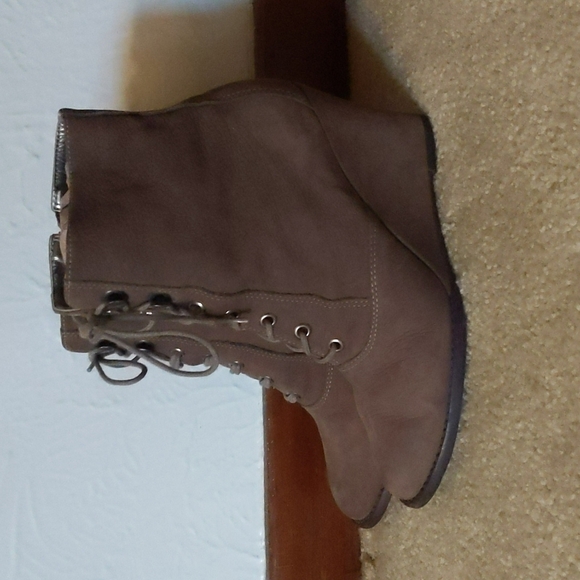 Soft Brazilian Brown Lace Up Wedge Heel Boots Size 7 - Picture 2 of 16